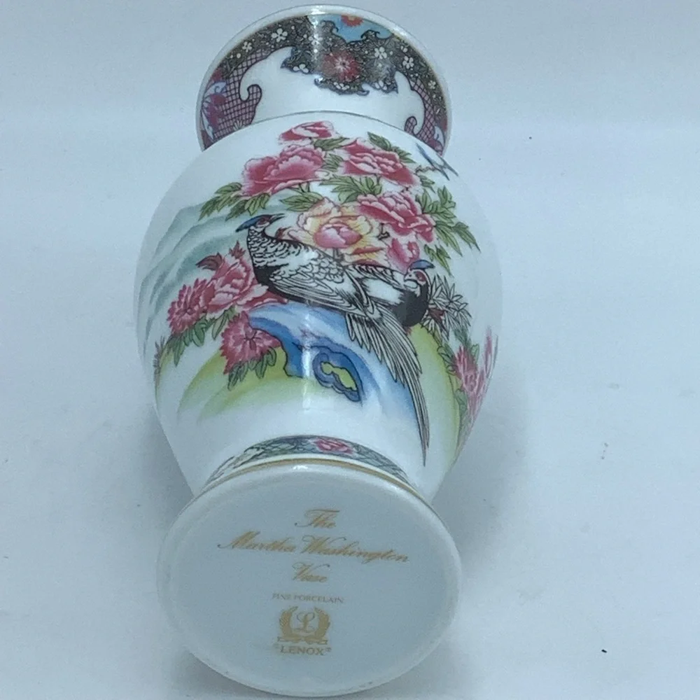 Lenox The Martha Washington Vase